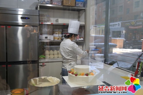 延吉餐饮外卖服务重启 严格消毒保安全，商家骑手配餐忙